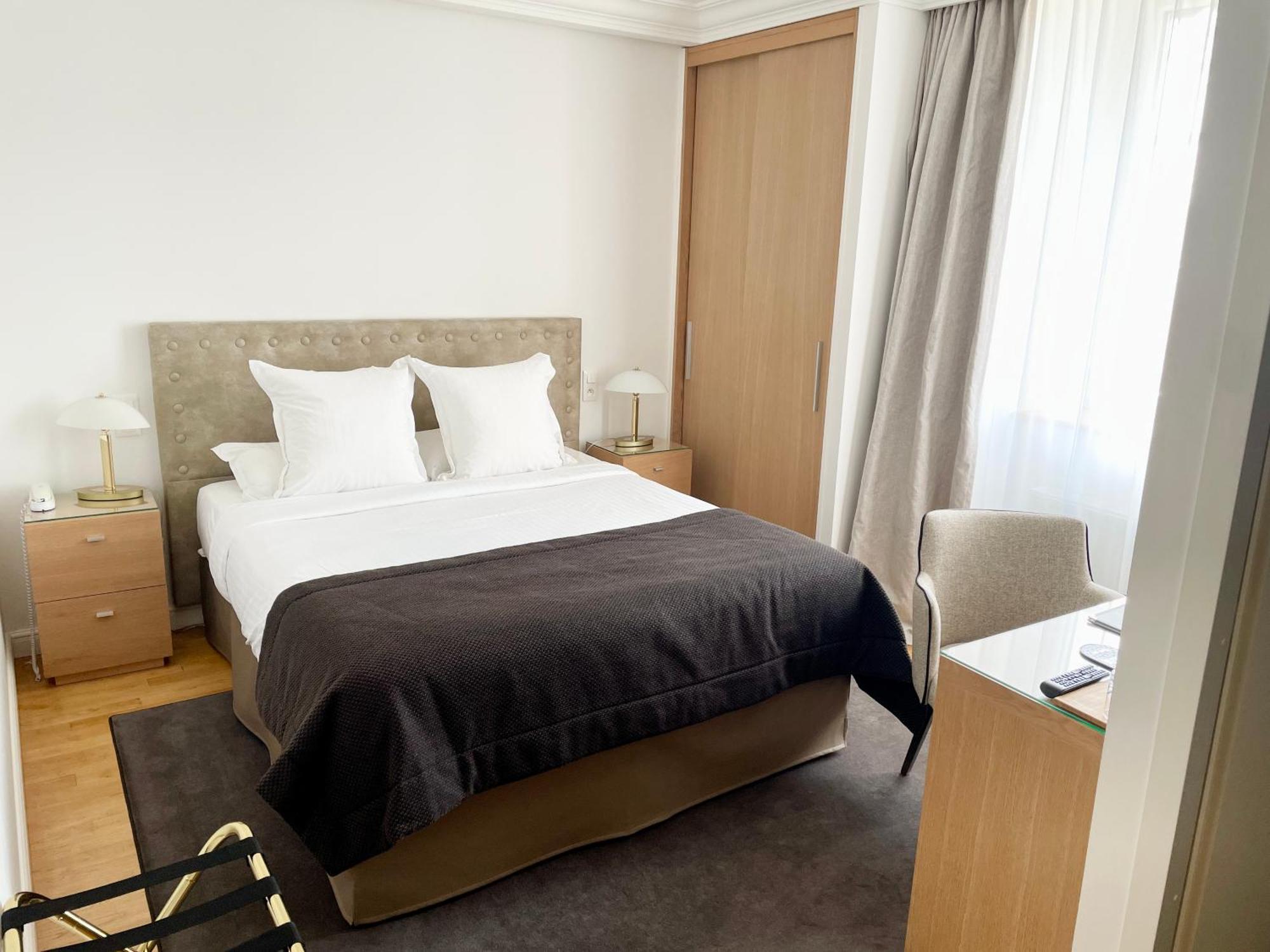 Hotel Victor Hugo Pontorson Luaran gambar