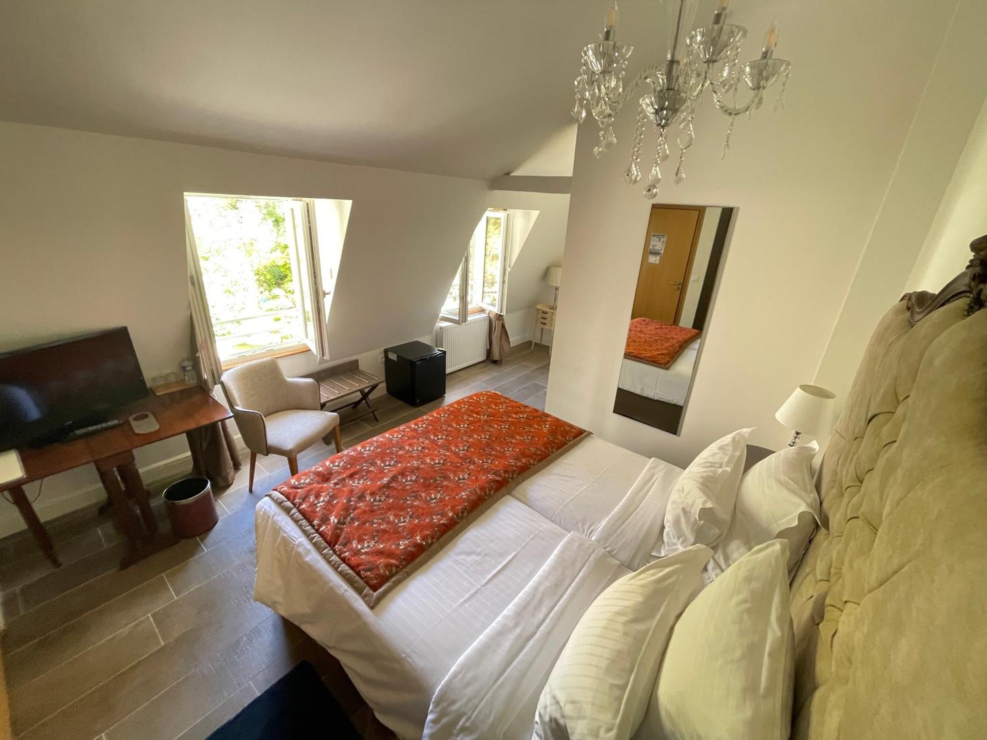 Hotel Victor Hugo Pontorson Luaran gambar