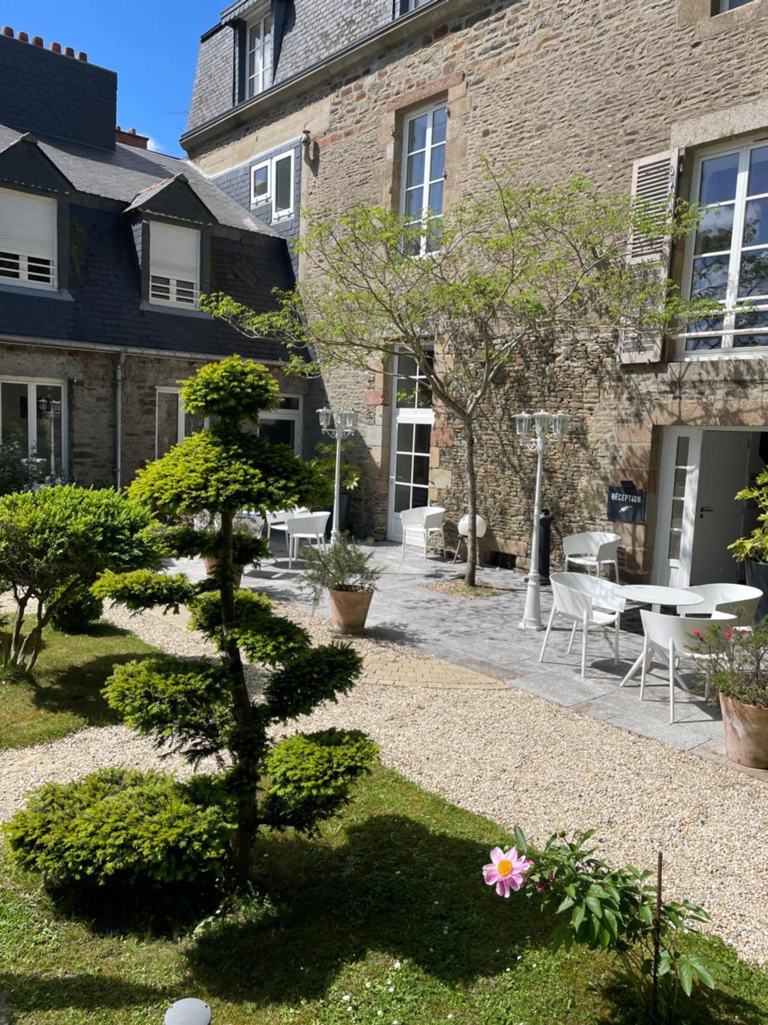 Hotel Victor Hugo Pontorson Luaran gambar