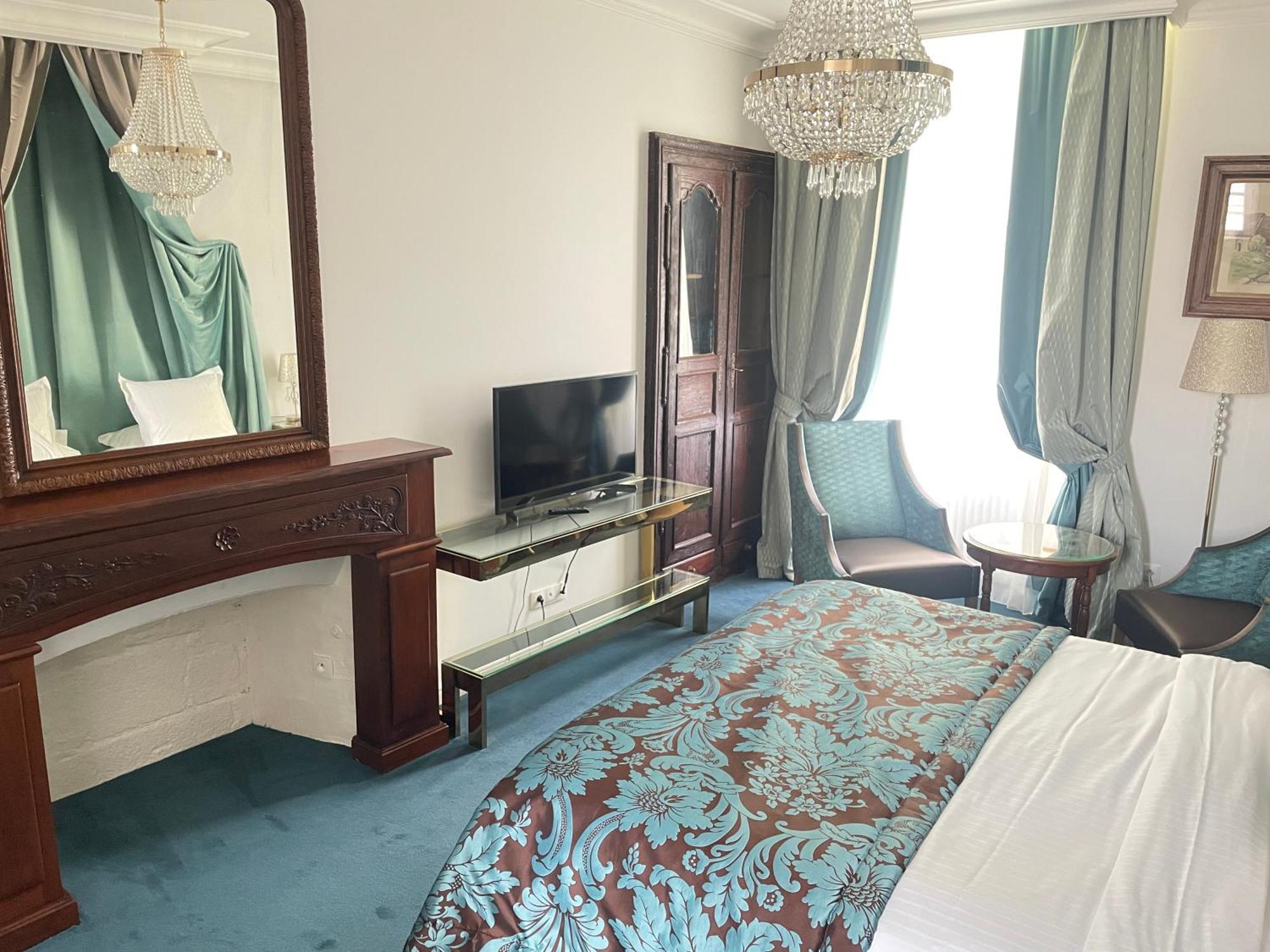 Hotel Victor Hugo Pontorson Luaran gambar