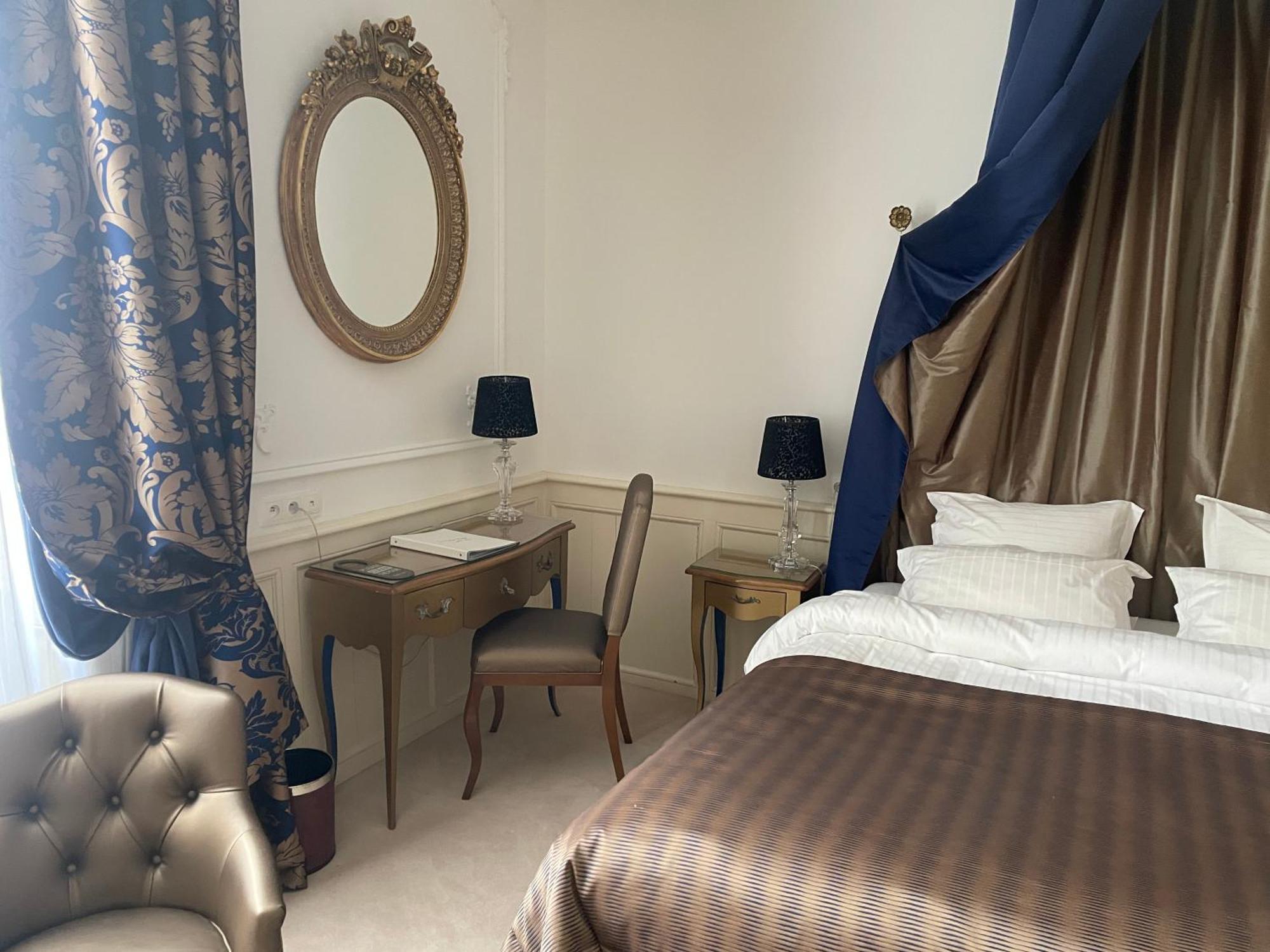 Hotel Victor Hugo Pontorson Luaran gambar