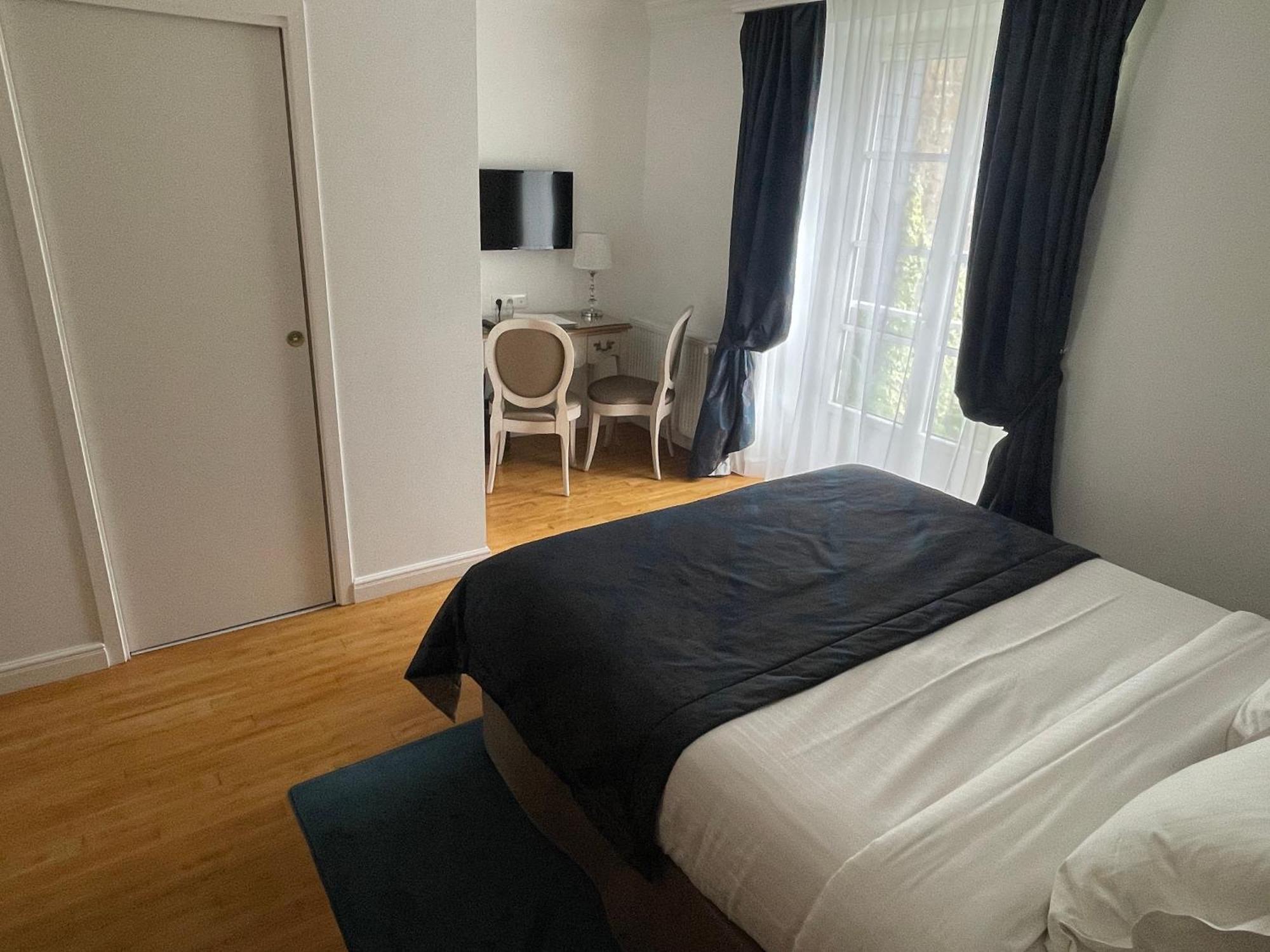 Hotel Victor Hugo Pontorson Luaran gambar