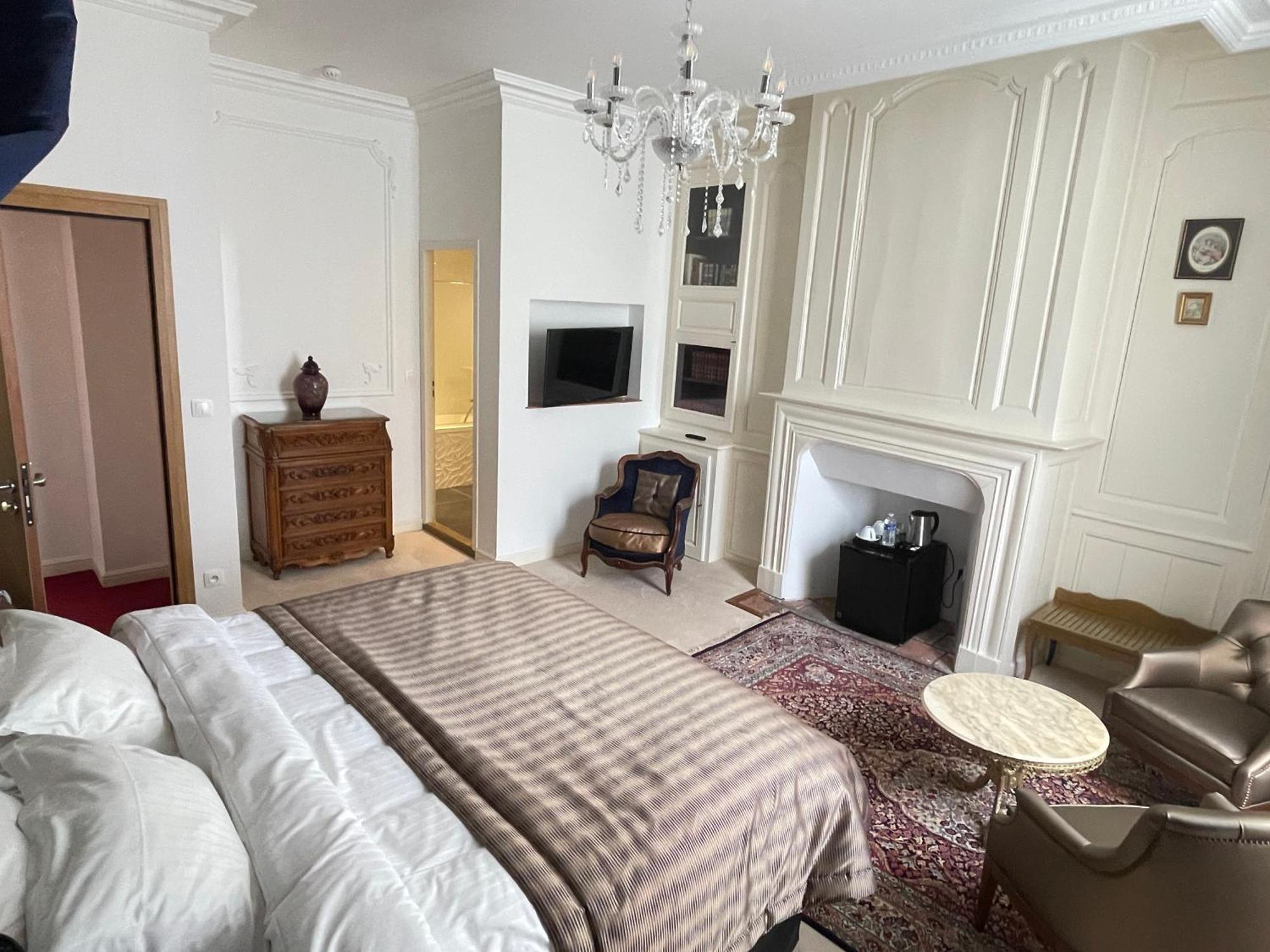 Hotel Victor Hugo Pontorson Luaran gambar