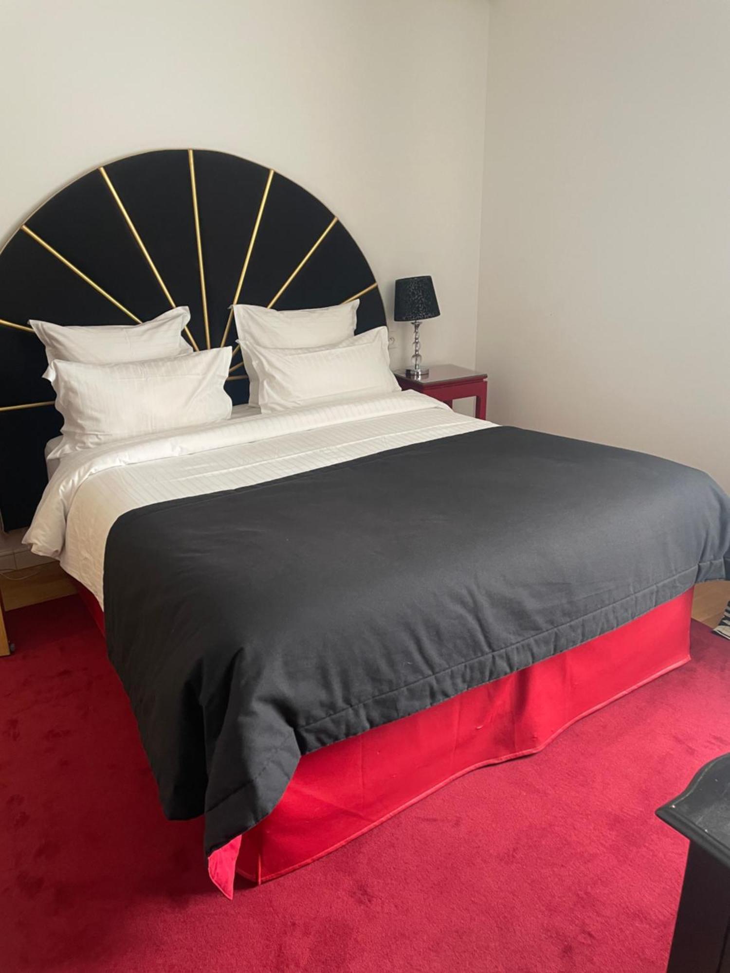 Hotel Victor Hugo Pontorson Luaran gambar